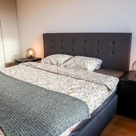 Apartment Premium New With Panoramic Castle View *