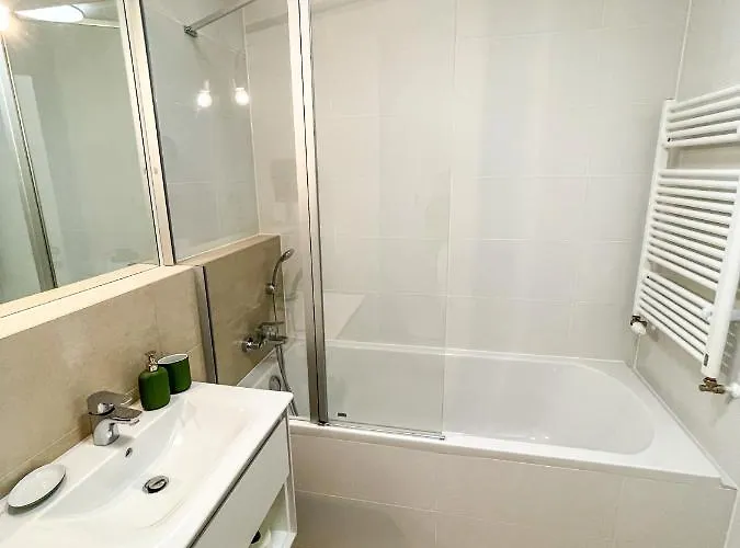 Premium New With Panoramic Castle View Apartament *